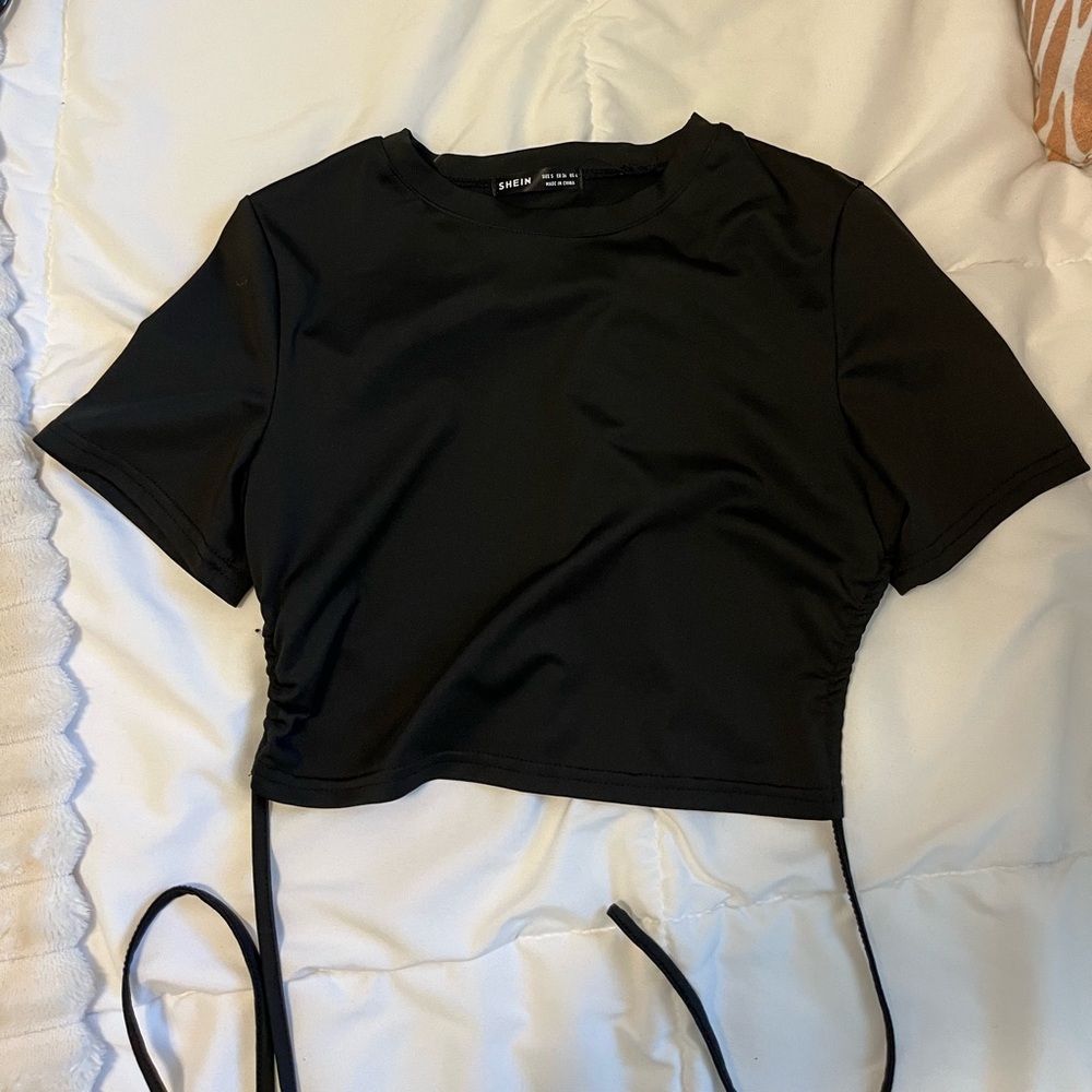 Black open back short sleeve crop top